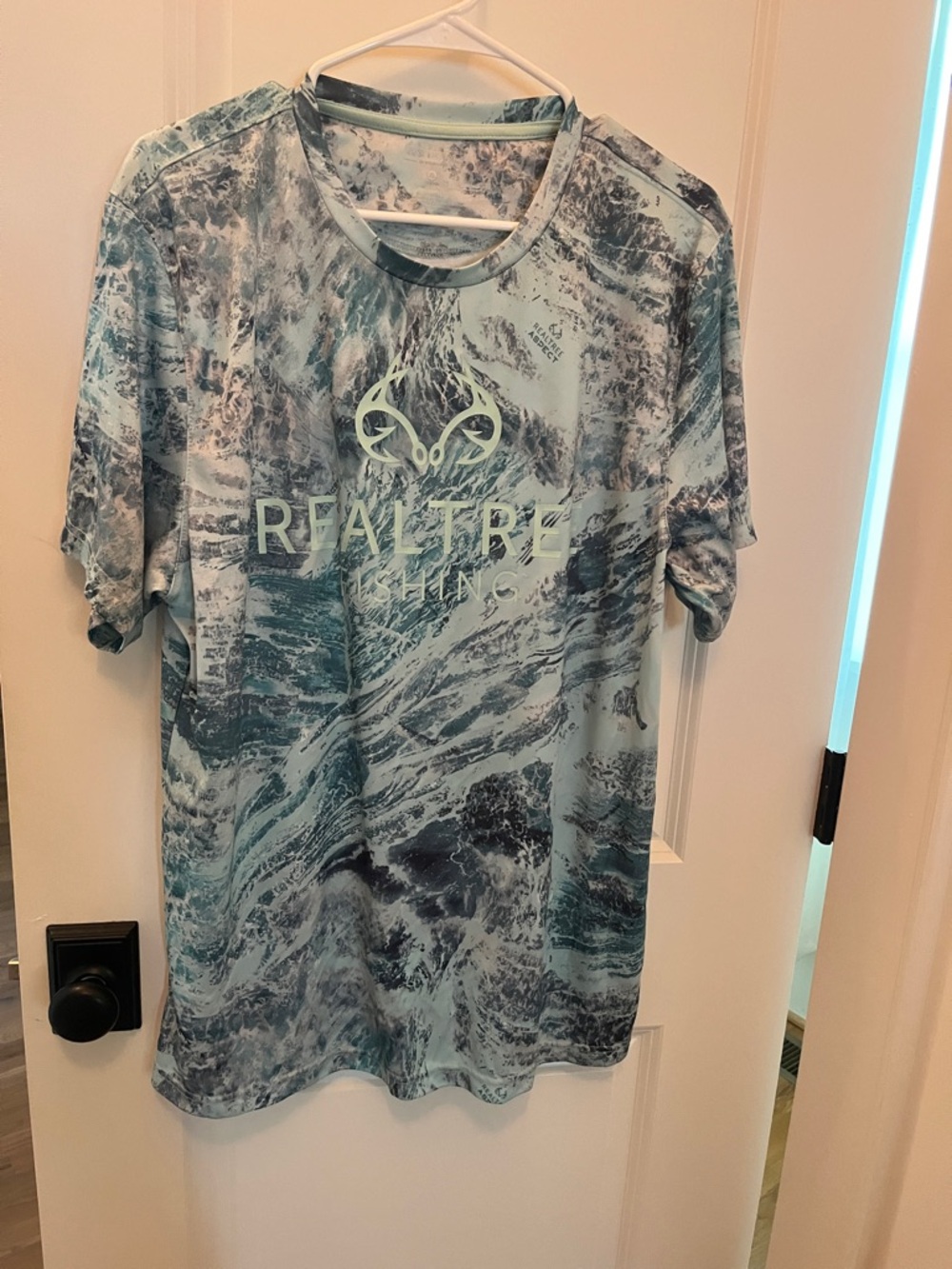 ❤️ 6 for 20 ❤️Realtree Aqua Marble Camo Short Sleeve Performance Tee